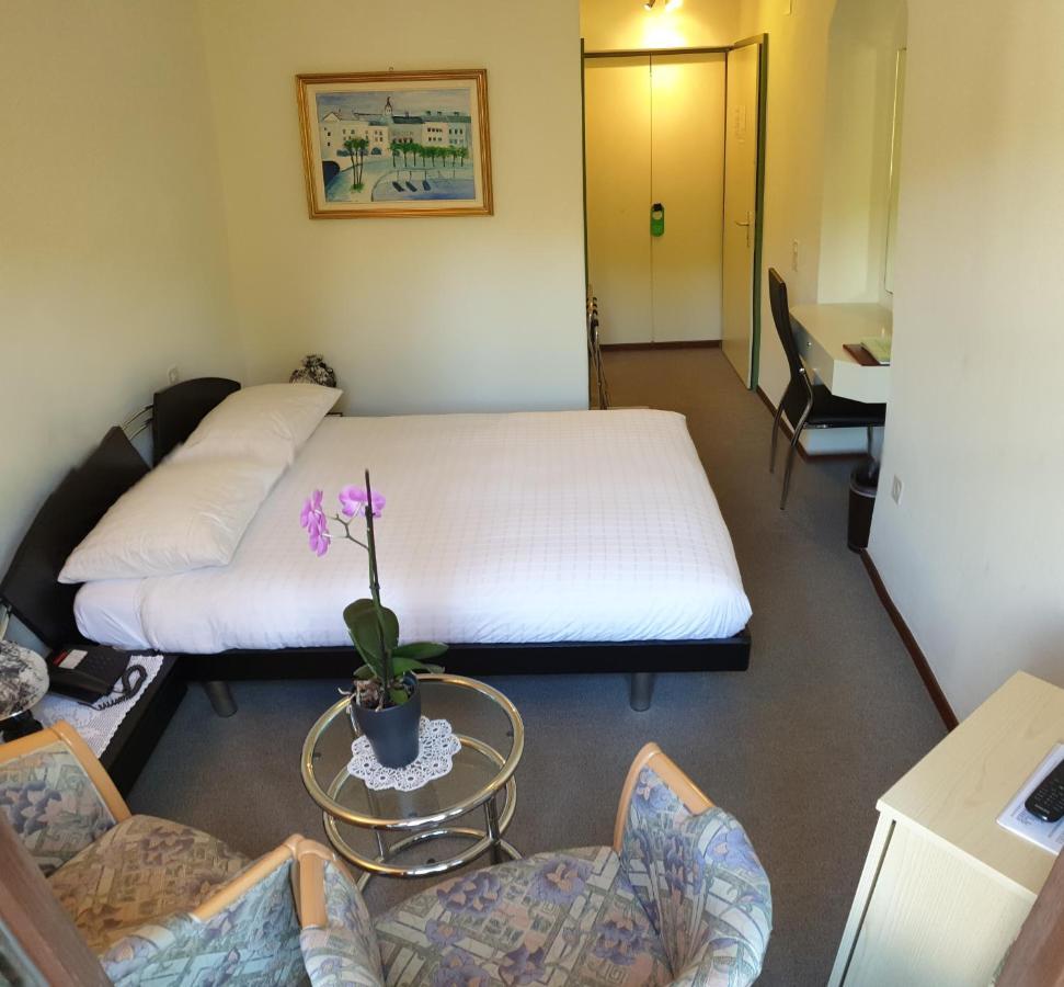 Hotel & Spa Cacciatori Cademario Oda fotoğraf